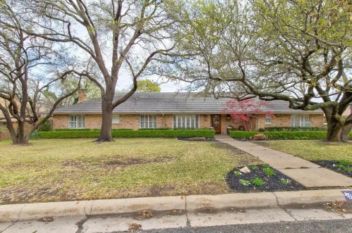 4500 Ranch View Rd, Fort Worth, TX 76109-3330