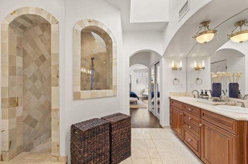 4384 Modoc Rd, Santa Barbara CA  93110-1836 exterior