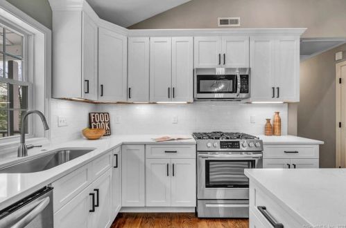 40 Rockwell Rd, Bethel CT  06801-1607 exterior