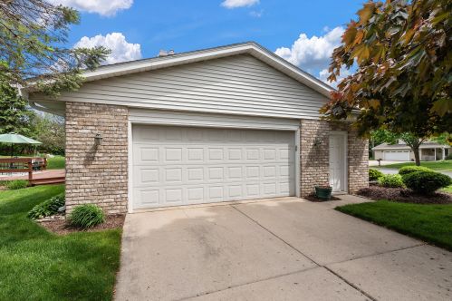 650 Silverbrook Dr, West Bend, WI 53095-3866