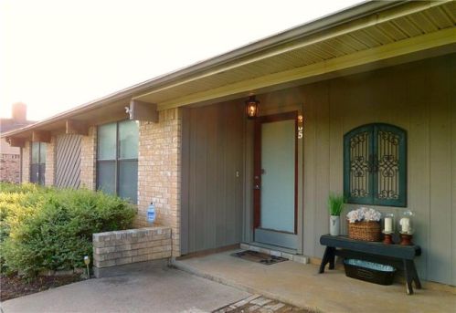 205 Stony Creek Dr, Euless, TX 76039-3434