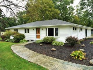 3826 Saint Nicholas Dr, Richfield, OH 44286-9789