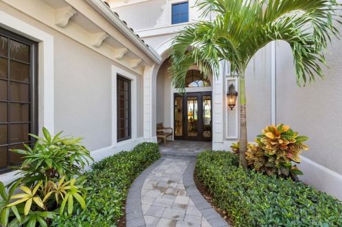 28862 Blaisdell Dr, Naples, FL 34119-0906