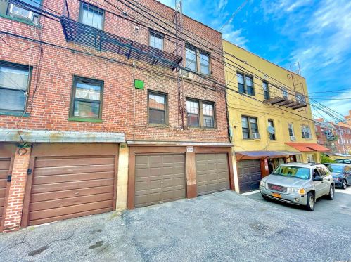 25-39 32nd St, Long Island City, NY 11102-2054