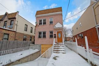 517 Atkins Ave, Brooklyn NY  11208-4814 exterior