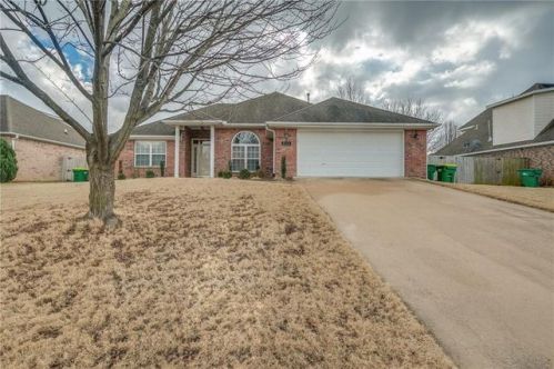 3121 Eaglecrest Cir, Springdale, AR 72762-8082