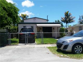 531 60th Ave, Miami, FL 33126-3145