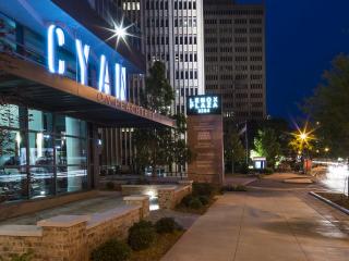 3380 Peachtree Rd, Atlanta GA  30326-1021 exterior