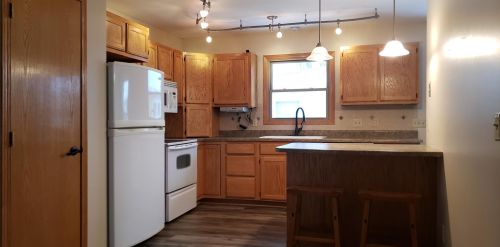 738 7th Ave, Pipestone, MN 56164-1328
