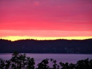 9826 Marine View Dr, Mukilteo, WA 98275-4110