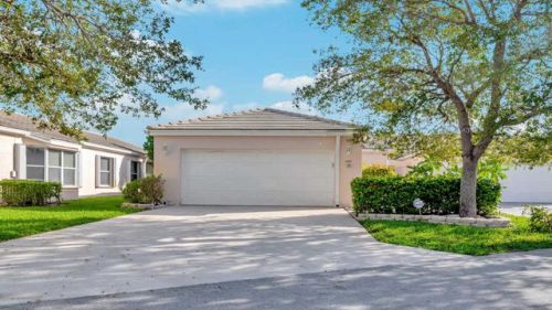 1069 Island Manor Dr, West Palm Beach, FL 33413-2043