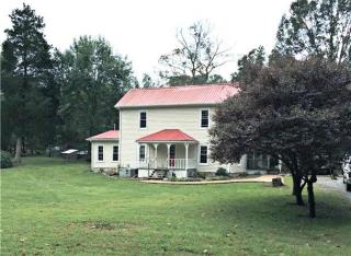 950 Bugscuffle Rd, Wartrace, TN 37183-3460