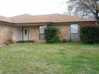 6056 Birchill Rd, Fort Worth TX  76148-1663 exterior