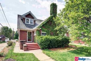 6013 Pacific St, Omaha, NE 68106-1517