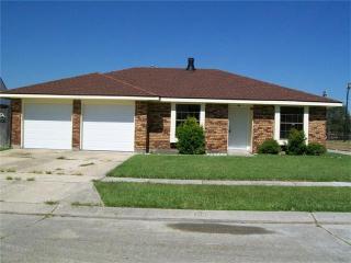 2 Azalea Ln, Marrero, LA 70072-2431