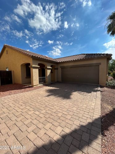 2043 Starling Dr, Gilbert AZ  85295-5860 exterior