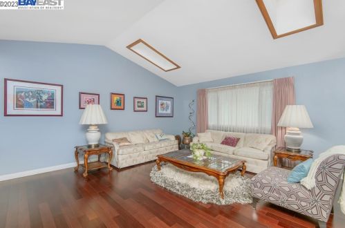 3793 Cowell Rd, Concord, CA 94518-1643