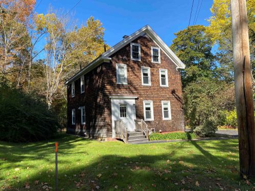 97 4th St, Dover, NH 03820-2900