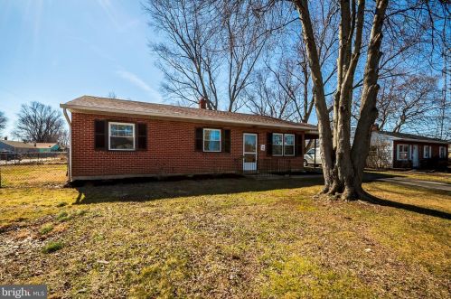 306 Daniel Ln, New Castle, DE 19720-2744