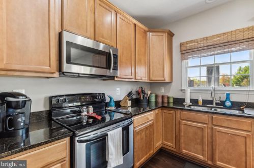 304 Howards Trust Ct, Glen Burnie MD  21060-8352 exterior