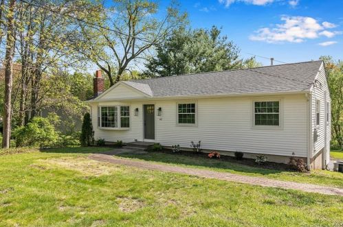 40 Rockwell Rd, Bethel CT  06801-1607 exterior
