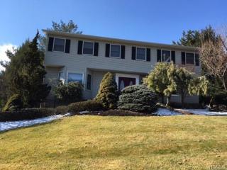 11 Hobbs Ct, Mount Ivy, NY 10970-2640