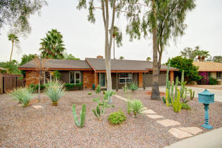 7027 Colonial Club Dr, Mesa, AZ 85208-1928