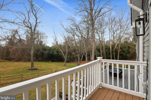 6018 River Meadows Dr, Columbia MD  21045-3825 exterior