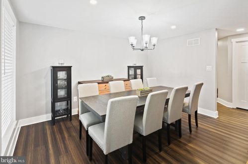 6018 River Meadows Dr, Columbia MD  21045-3825 exterior