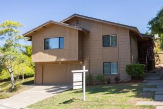 2 Hillcrest Ct, Oakland, CA 94619-2412