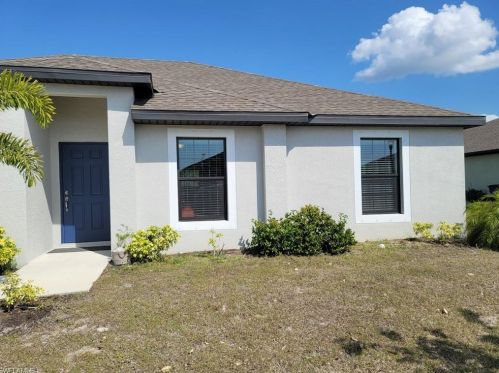 153 Shadow Lakes Dr, Lehigh Acres, FL 33974-0804