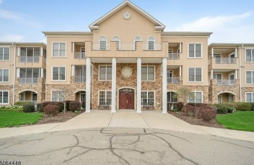 201 Cleveland Ln, Rockaway, NJ 07866-5801