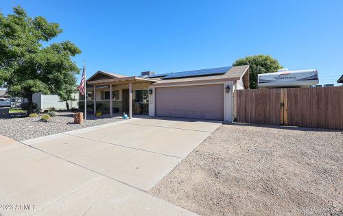 16409 47th Dr, Glendale, AZ 85306-2004