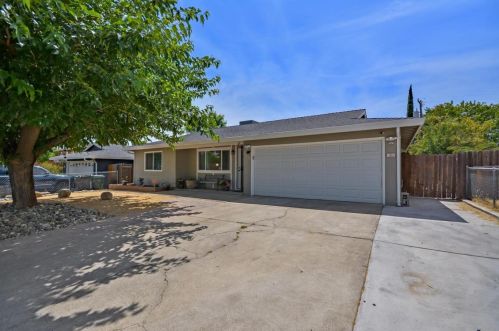7251 Washburn Way, North Highlands, CA 95660-3452