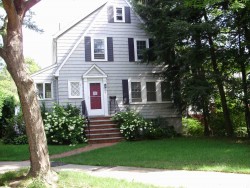 130 Woodcliff Rd, Newton, MA 02461-1846