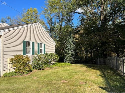 121 West St, Southington, CT 06489