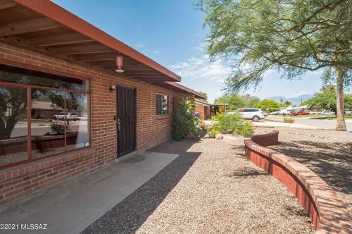 6520 Calle Cappela, Tucson, AZ 85710-5607