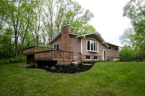 861 Willow Ridge Rd, Hudson, WI