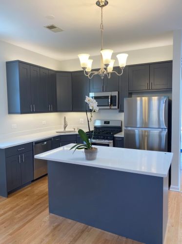 6558 Greenwood Ave, Chicago, IL 60637-4314