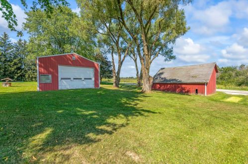 4263 Church Rd, West Bend, WI 53095-9769