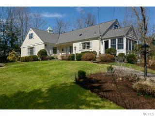 11 Paulding Dr, Chappaqua, NY 10514-2822