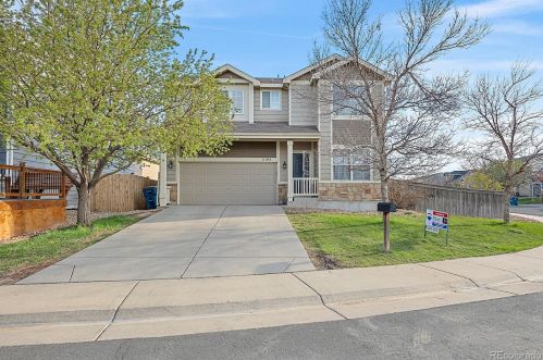 11104 Eagle Creek Cir, Denver, CO 80022-9535