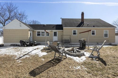 15 Victor Ave, Nashua, NH 03060-4840