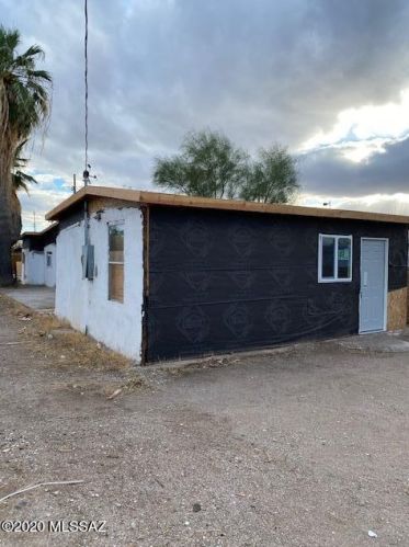 331 35th St, Tucson, AZ 85713-4834