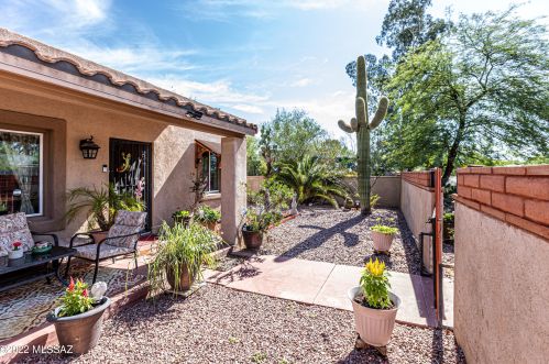 2207 Copper St, Tucson, AZ 85719-3215