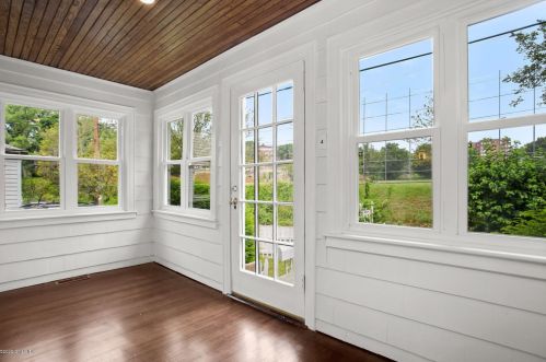 1 Bolling Pl, Greenwich CT  06830-6583 exterior