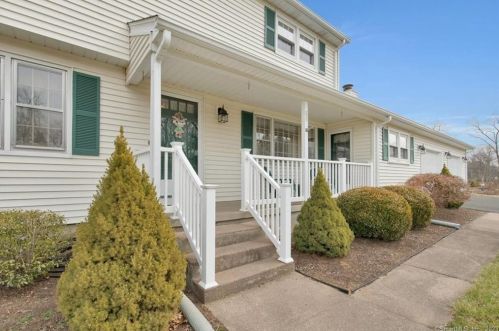 88 Edgewood Dr, Wapping, CT 06074-3409