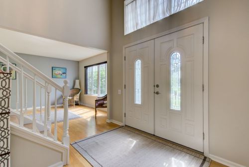 1572 Charlotte Cir, Naperville, IL 60564-8204