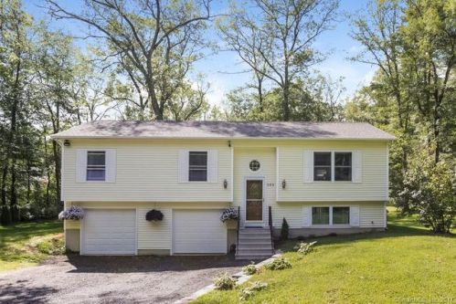 262 Love Ln, Coventry, CT 06238-1418
