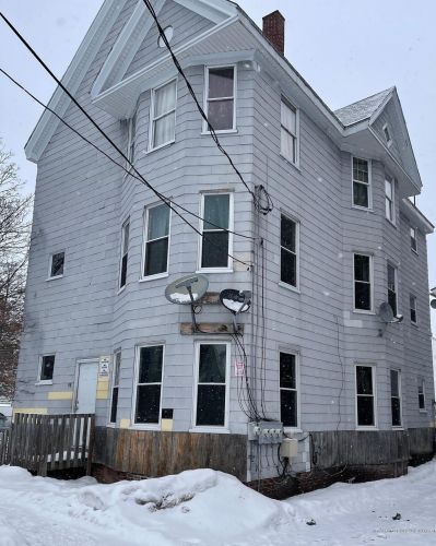 98 Pierce St, Lewiston, ME 04240-7956